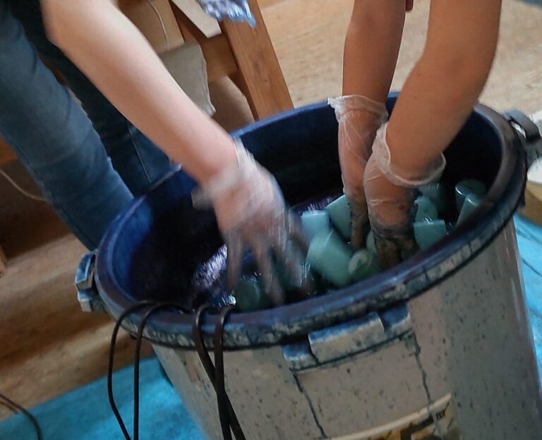 indigo dyeing in Chogen no sato village