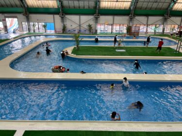 【くだまつ健康パークのレジャープール】流れるプールやウォータースライダーで夏を楽しむ【山口県下松市】