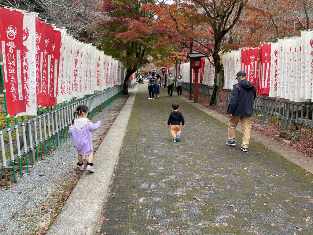 大寧寺の紅葉と長門豊川稲荷の参道