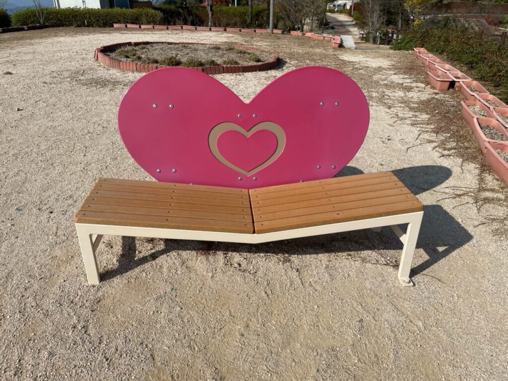 Lovers bench in Ōhirayama Summit Park