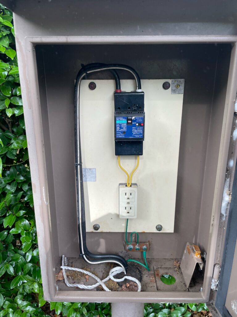 ふれあいパーク大原湖のオートサイトの電源とコンセント