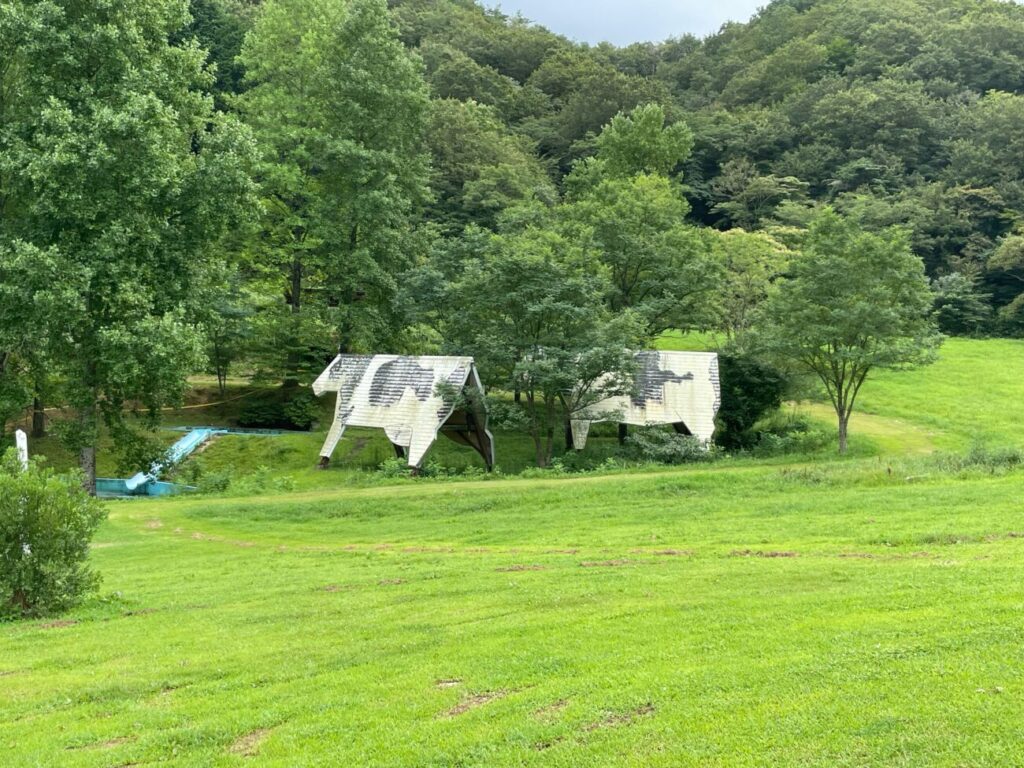 船方農場の牛の屋根