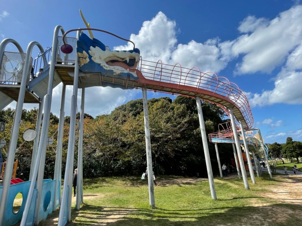 リフレッシュパーク豊浦の長いローラー滑り台
