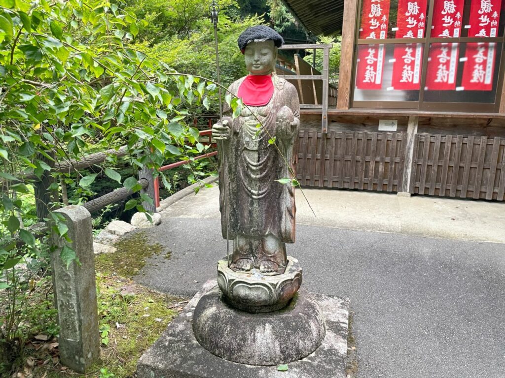 岩屋観音の護聖寺のお地蔵さん
