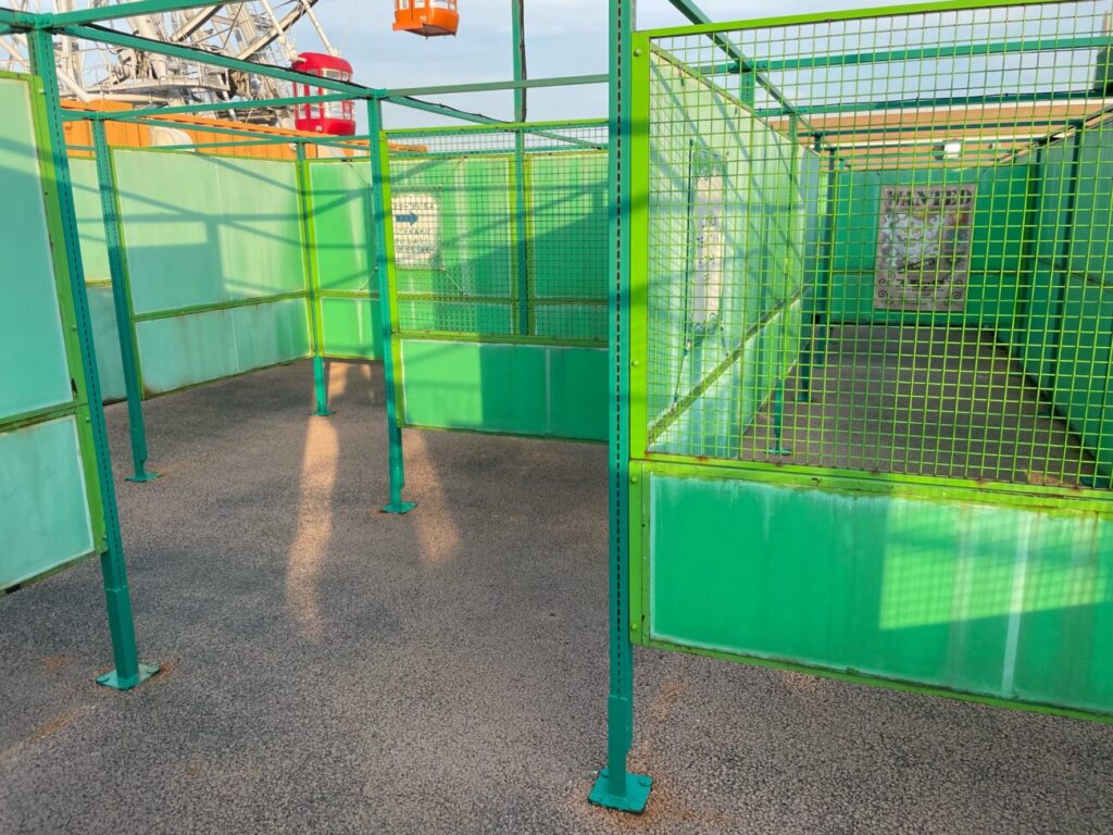 はい！からっと横丁の迷路のアトラクション