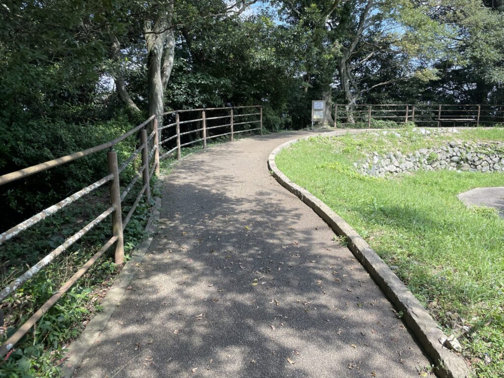 火の山公園の山頂の遊歩道