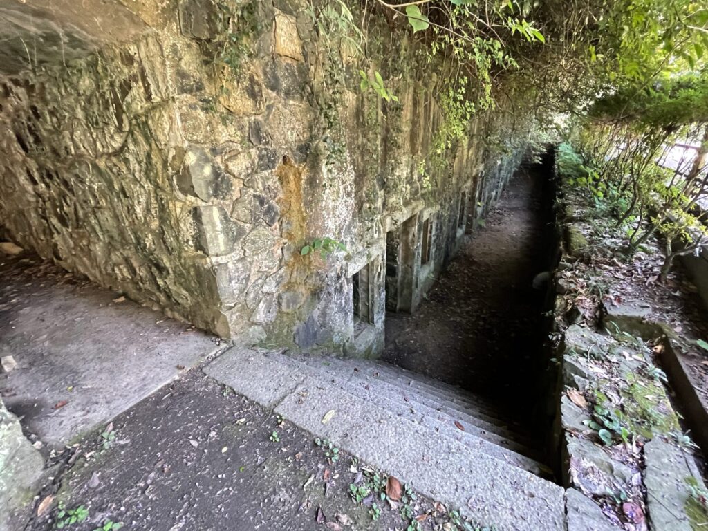 火の山公園の山頂にある火の山砲台の跡