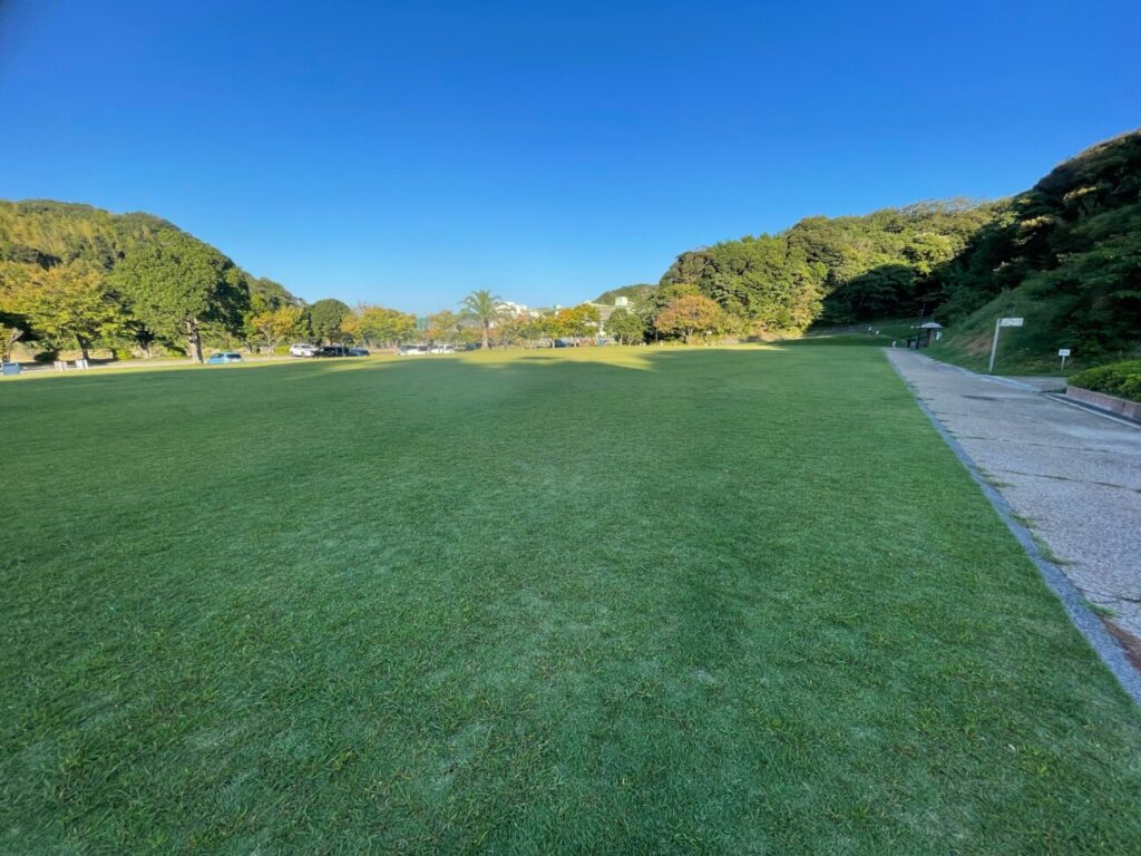 長門市総合公園の芝生広場