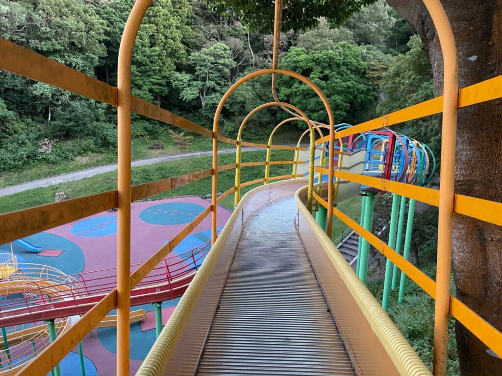 長門市総合公園の長いローラー滑り台