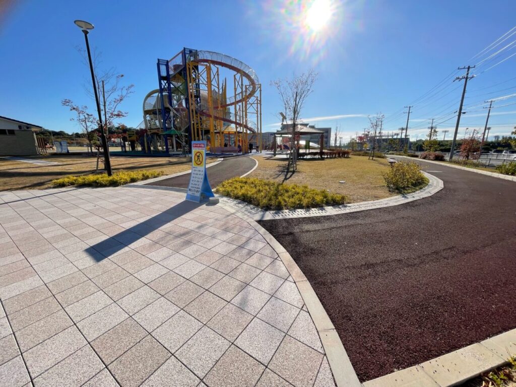 愛宕山ふくろう公園の遊歩道