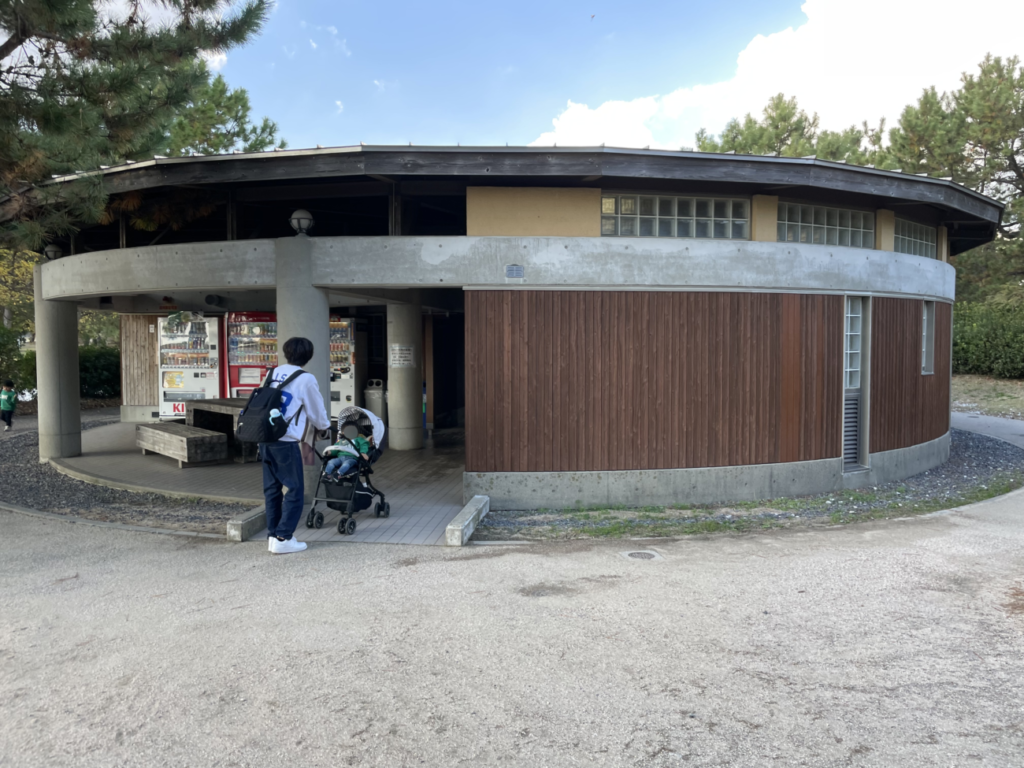 山口きらら博記念公園のトリムの広場のトイレ
