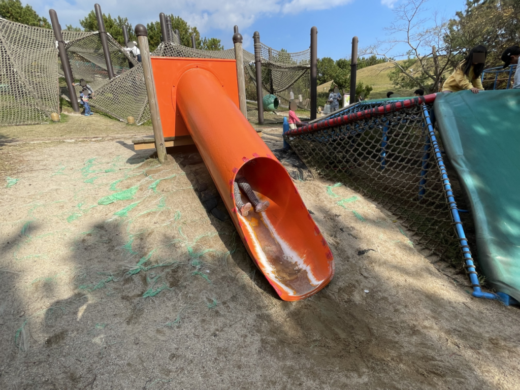 山口きらら博記念公園のトリムの広場の遊具