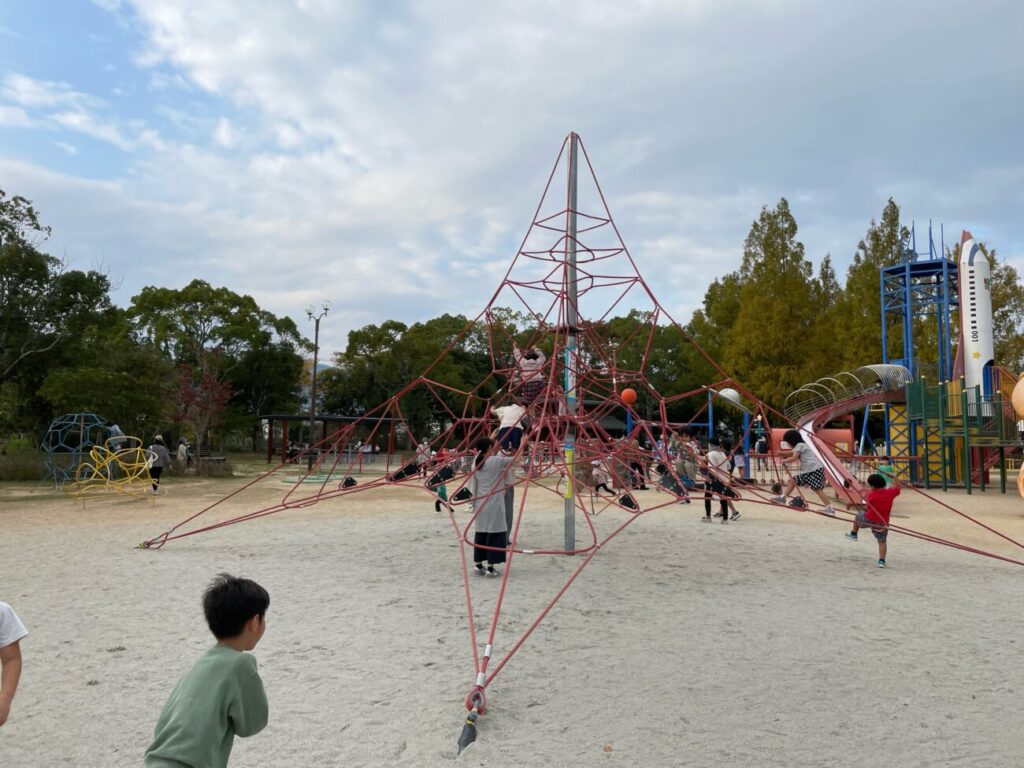 山口県児童センターのザイルクライミング