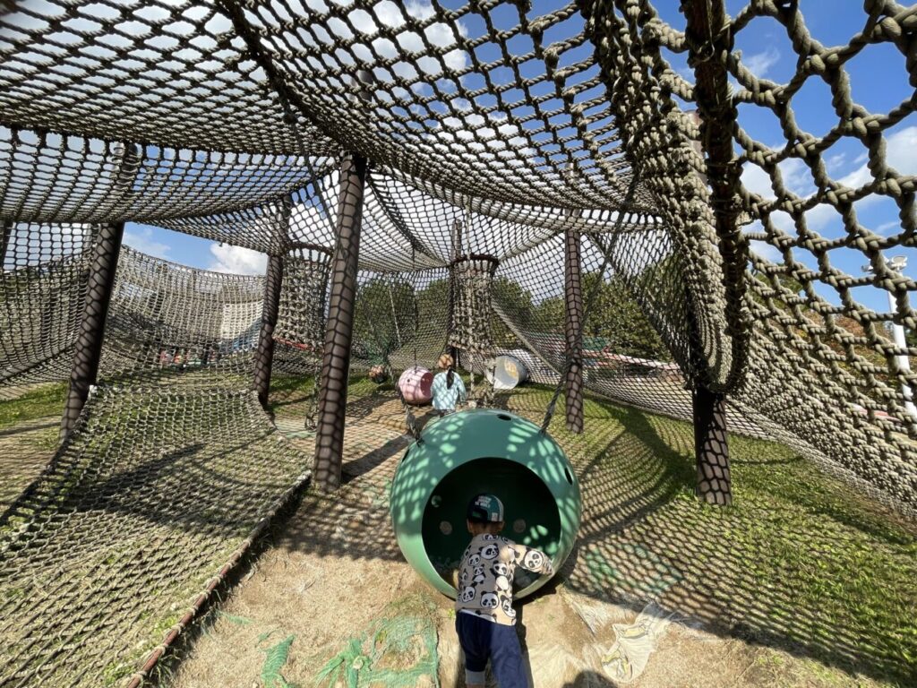 山口きらら博記念公園のトリムの広場のマウンテンネット