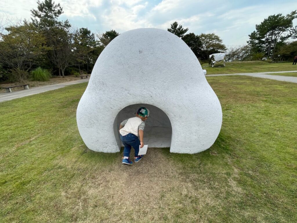 ＵＢＥビエンナーレの彫刻