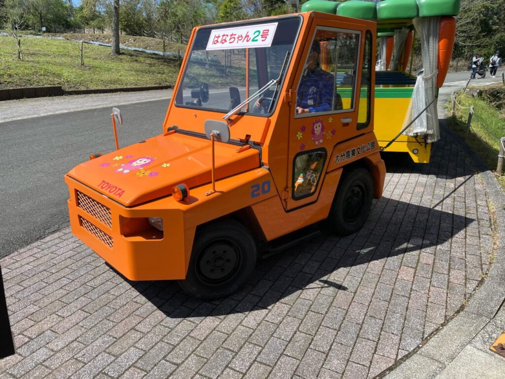 るるパークのトラムカー