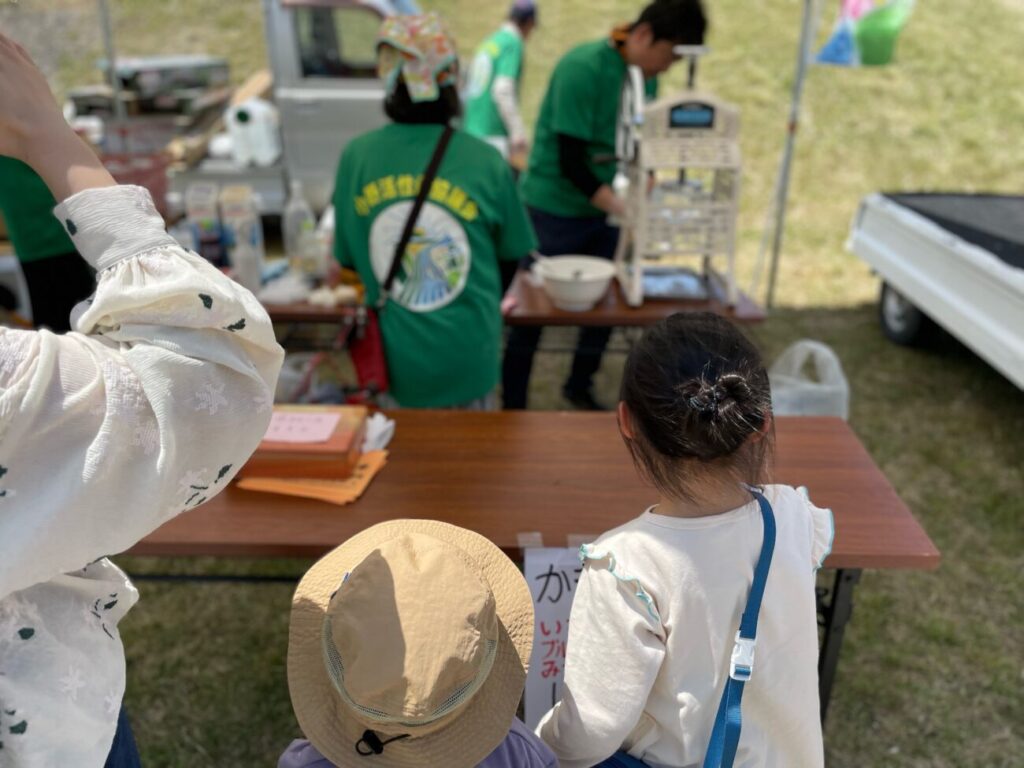 佐波川こいながしの河川敷のかき氷店