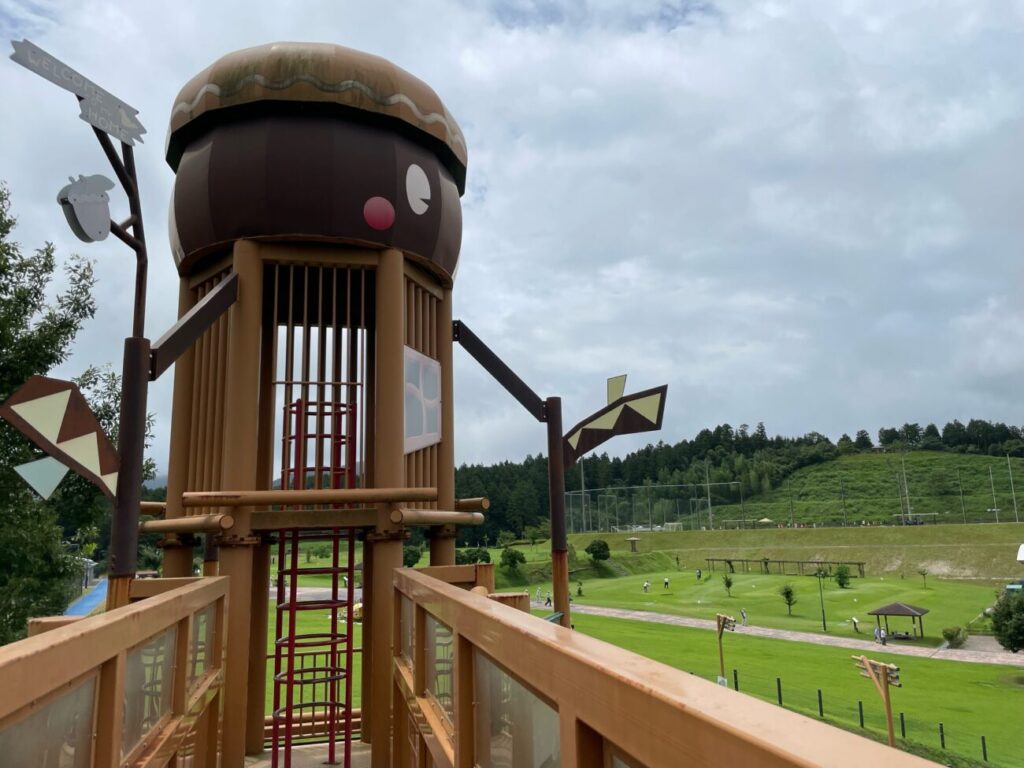 玖珂総合公園のこども広場のどんぐりの遊具