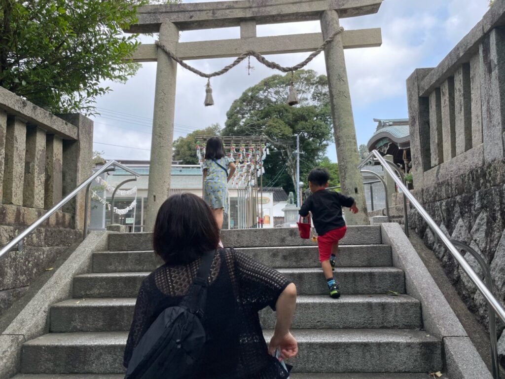 山口県宇部市の琴崎八幡宮の入り口